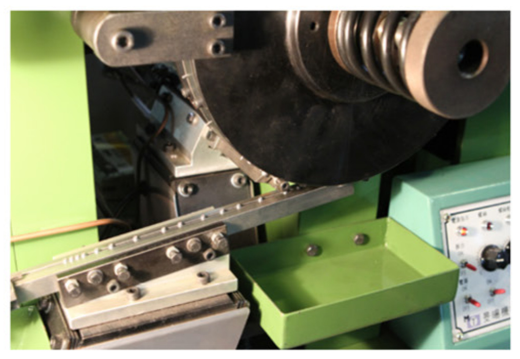 MT Screw Washer Assembling Machine - Forming Station